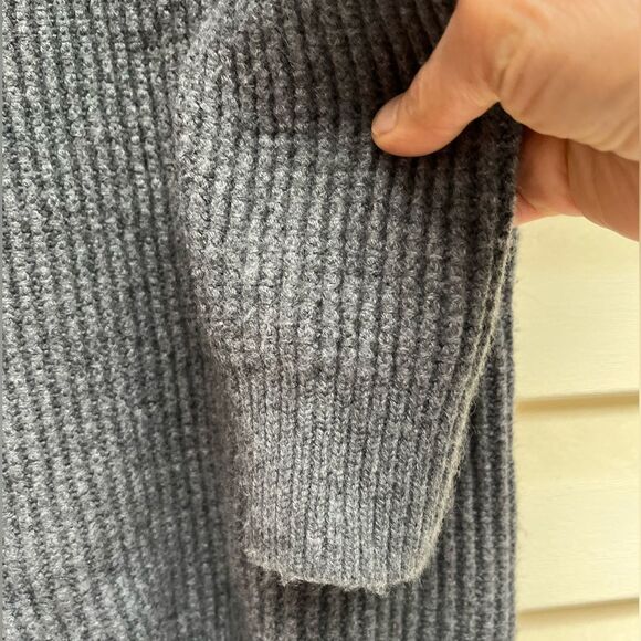 Vince gray long sleeved half zipper wool/cashmere blend sweater, size Small - Picture 4 of 8